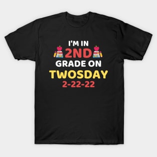 Funny It's My 2nd Grade On Twosday, Cute 2nd Twosday Grade, Numerology 2nd Grade Pop Design Gift T-Shirt